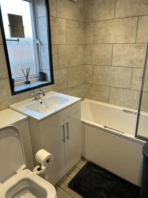 Fresh, Fully Equipped Modern House Can Sleep 5 Kiveton Park Eksteriør billede